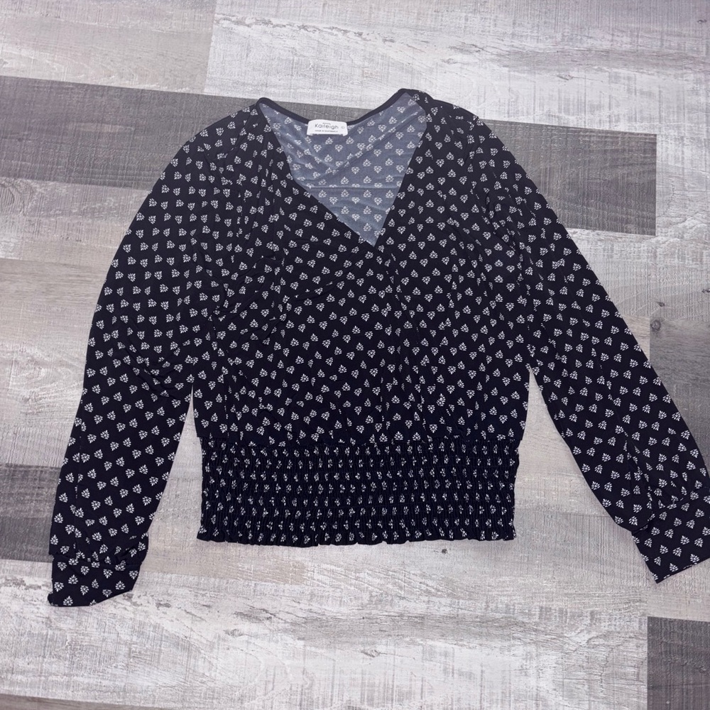 🍋‍🟩Kaileigh Navy and White Blouse
